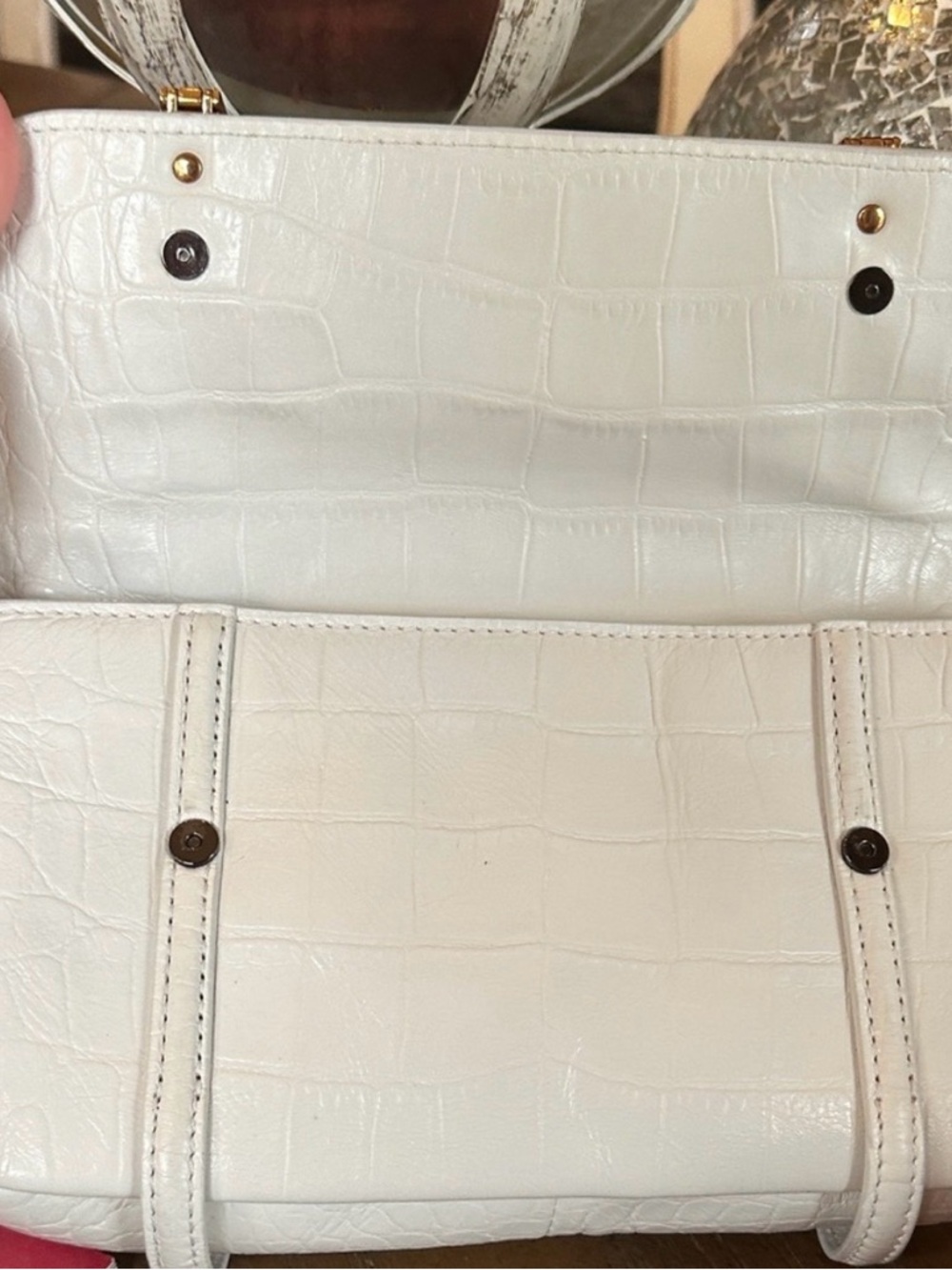 Henri Bendel White “Starlet” Crocodile-Embossed Leather Small Shoulder Bag GUC - Picture 14 of 16